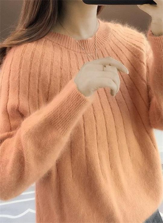 Lepršav jednobojni pleteni džemper od kašmira